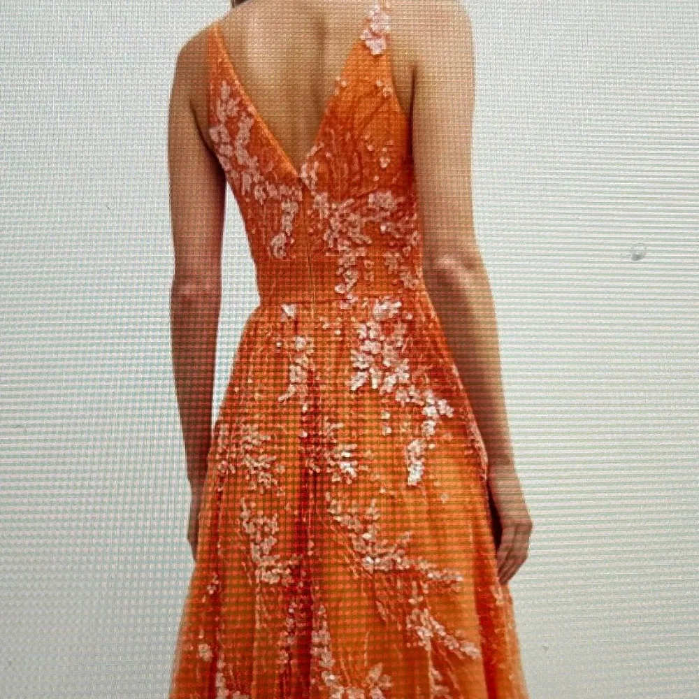Dress the population black label. Brand new with tags. Coral beaded gown. Size s - Picture 3 of 7